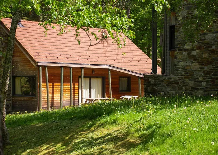 6/8 Personnes - Les Sous-bois De La Bastide-Puylaurent